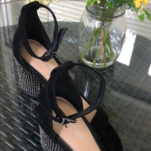 Black suede Gianni Bini sandals with ankle strap - Picture 8 of 9